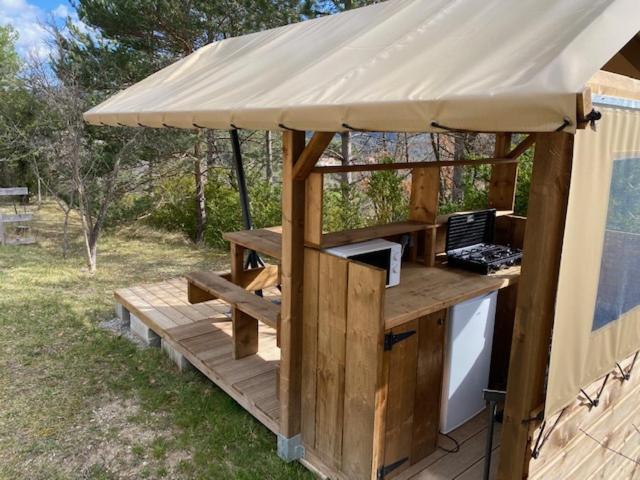 Camping Les Hauts De Rosans Eksteriør bilde