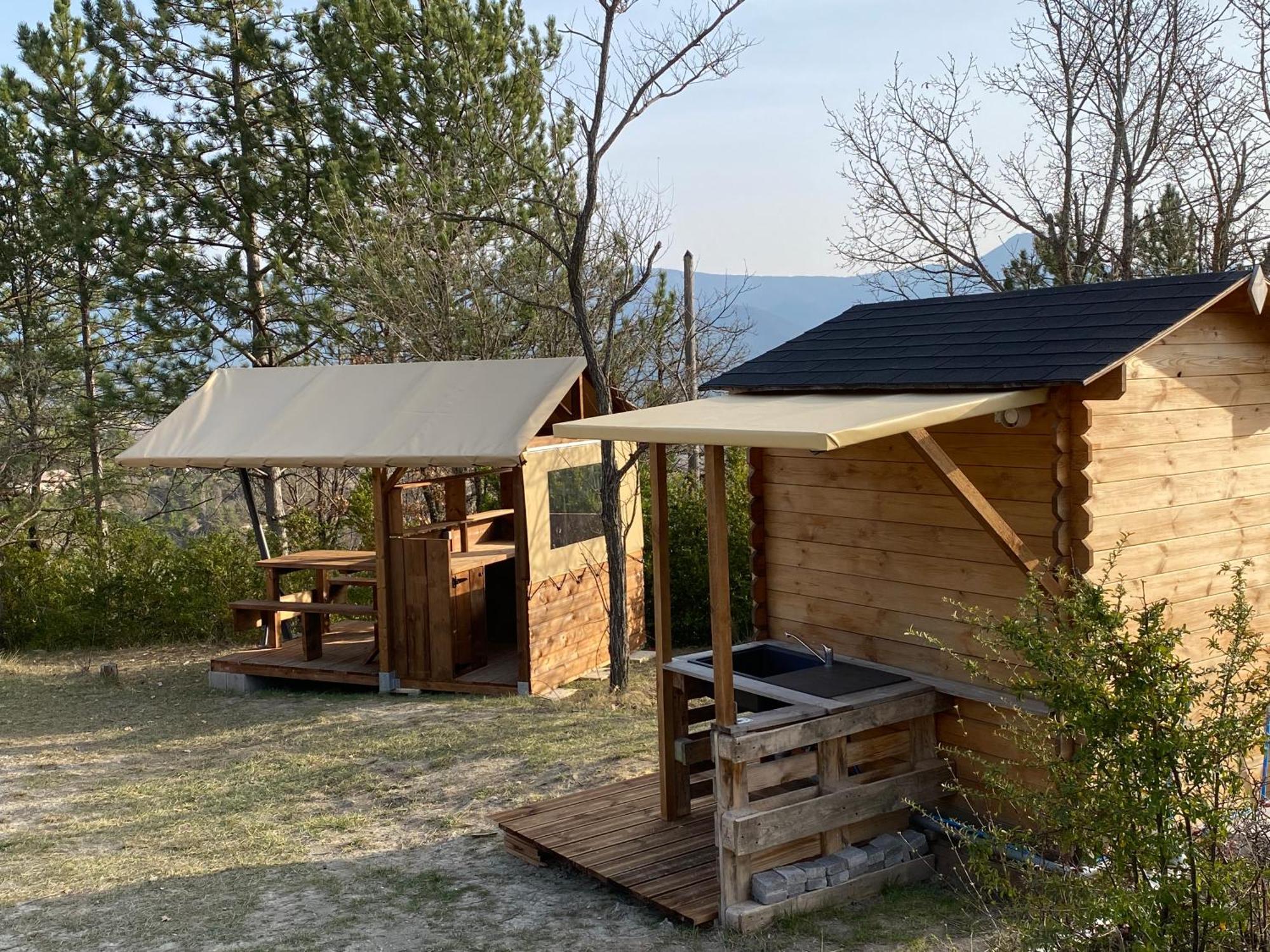 Camping Les Hauts De Rosans Eksteriør bilde
